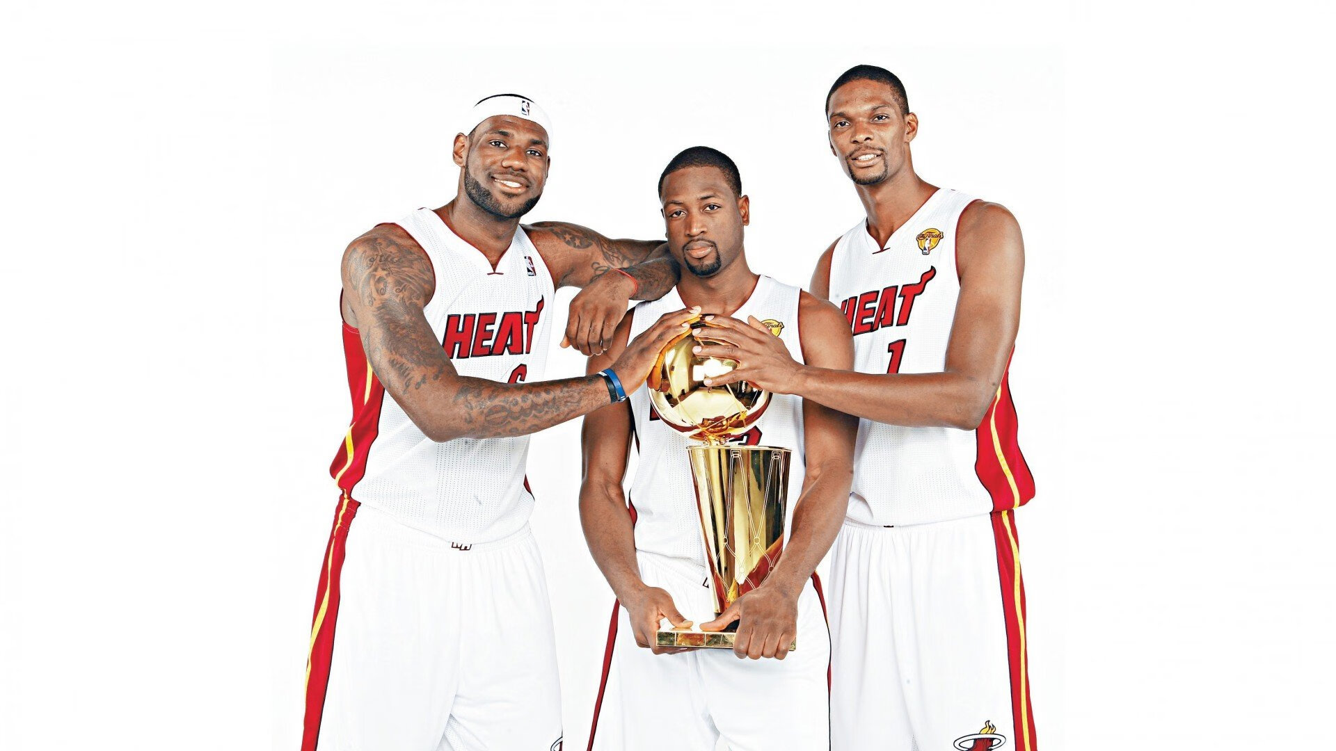 “自由搏击热血沸腾,四川省体育馆迎来强者对决”